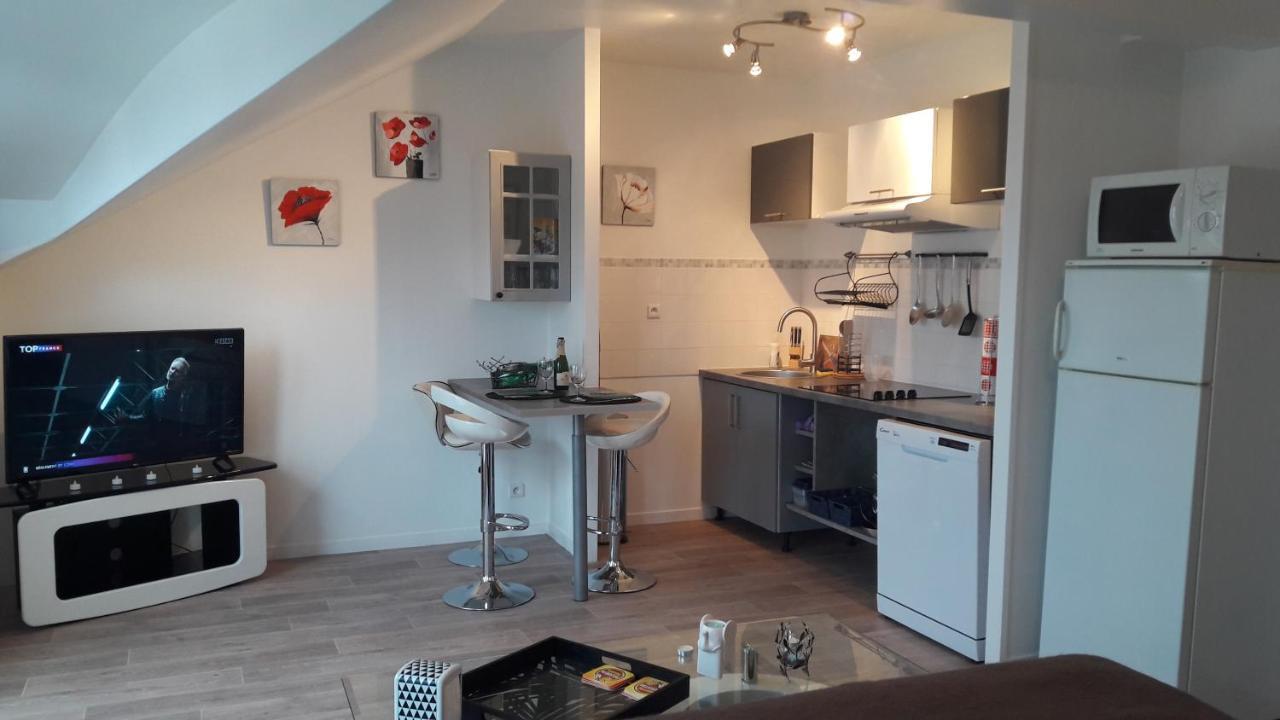 Le Parmentier Apartment Compiegne Exterior photo